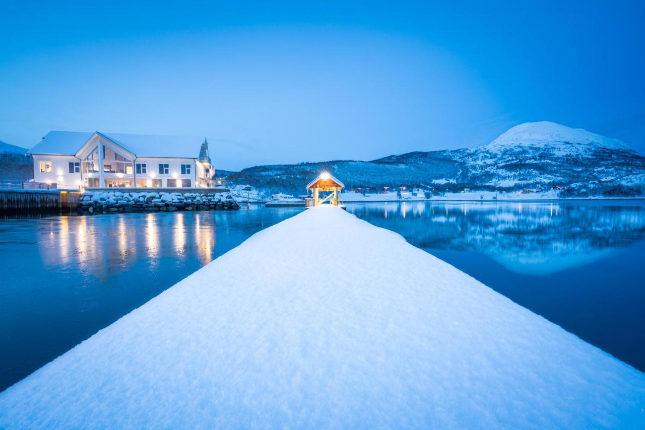 Senja Fjordhotell And Apartments Stonglandseidet Экстерьер фото