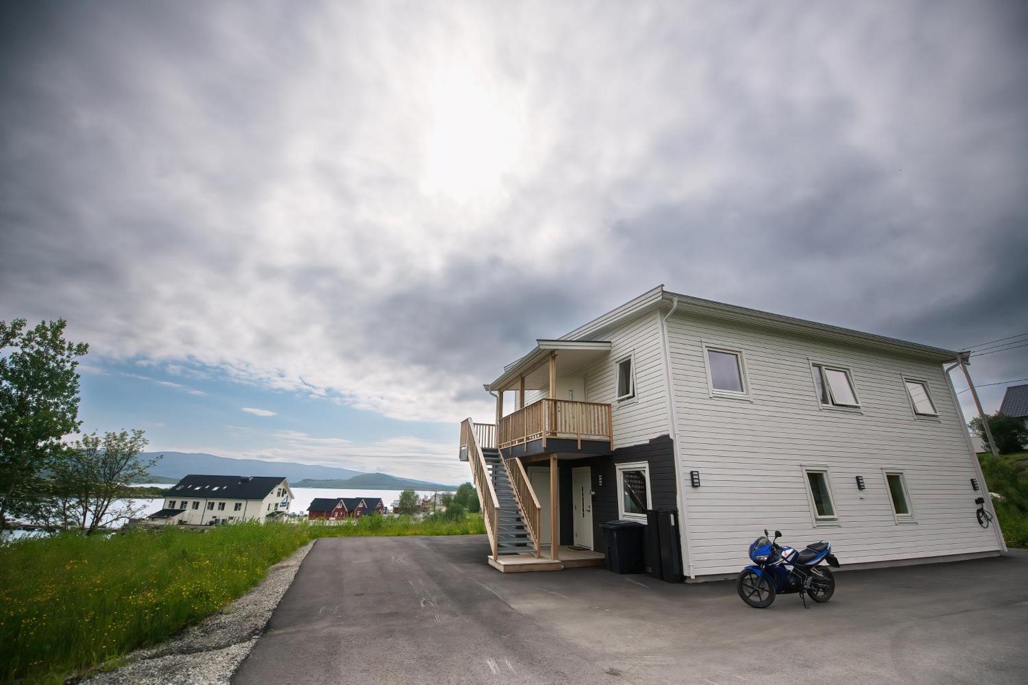 Senja Fjordhotell And Apartments Stonglandseidet Экстерьер фото