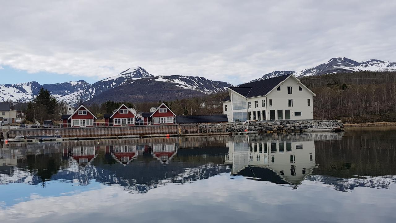 Senja Fjordhotell And Apartments Stonglandseidet Экстерьер фото